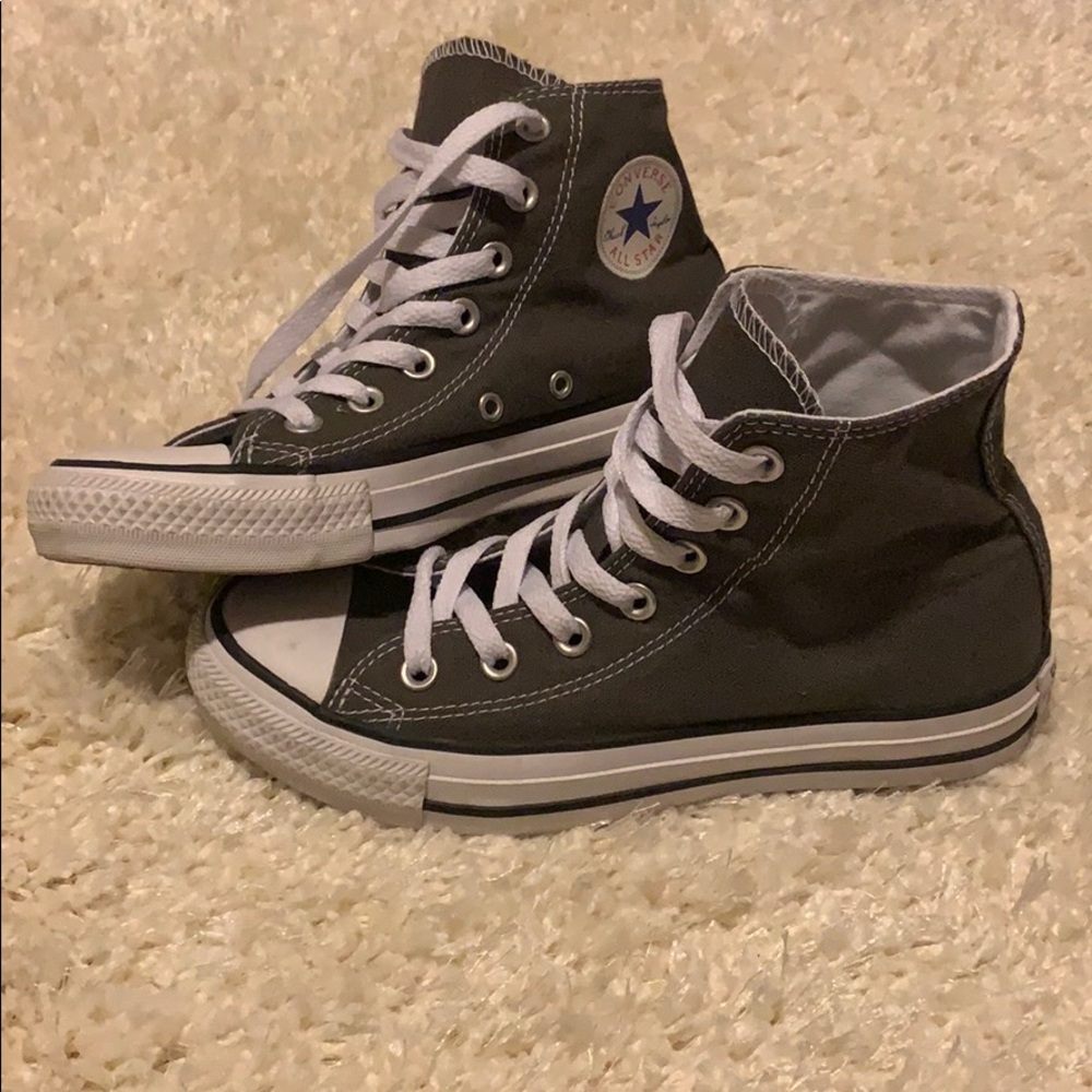 High Top Converse Size: 6 WORN ONCE